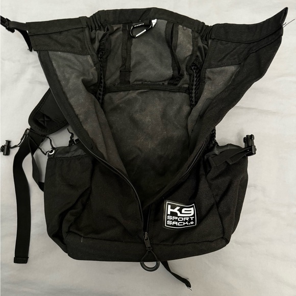 K9 Sport Sack | Dog Carrier Backpack (Medium, Air 2 - Jet Black) Pre-owned - Picture 3 of 10